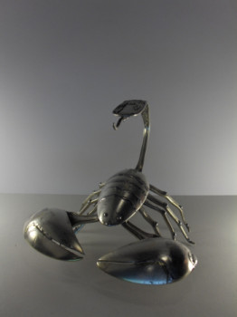 Named contemporary work « scorpion en chasse », Made by DALU SCULPTEUR  ANTICONFORMISTE