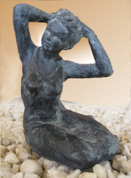 Named contemporary work « Femme assise », Made by ANKIGAIA