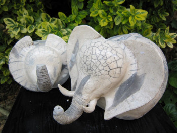 Named contemporary work « Les Elefants trompeurs », Made by VIVIANE 