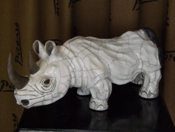 Named contemporary work « rhinocéros  raku  », Made by ARTSCODY