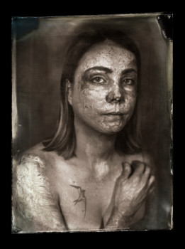 Contemporary work named « Portrait de E. », Created by ANALOGAPERTURES