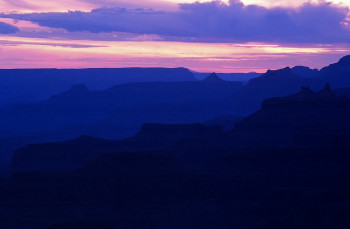 Named contemporary work « Dégradé de bleu sur le Grand Canyon. Amérique du nord », Made by DOMINIQUE LEROY