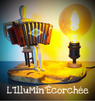 Contemporary work named « L'Accordéoniste », Created by L'ILLUMIN'éCORCHéE