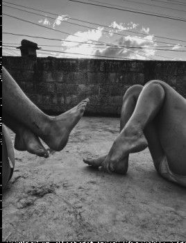 Named contemporary work « Qu’est ce que t’as dans le ventre ? », Made by MARJORIE THOMAS PHOTOGRAPHIE