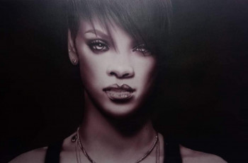 Named contemporary work « Rihanna », Made by DEFOU-AEROGRAPHIE