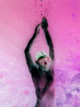 Named contemporary work « Pink Diver », Made by VEKA KOESTINGER
