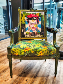 Named contemporary work « Fauteuil Frida », Made by LUVI'ART