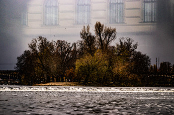 Named contemporary work « Reflexion sur vue du fleuve a Prague », Made by MARION BORELLE