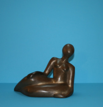 Named contemporary work « femme assise en lecture », Made by ISABELLE MOTTE