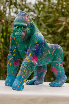 Named contemporary work « Guardian Kong », Made by LAURA ONESTA