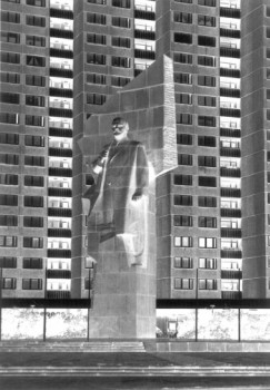 Named contemporary work « 1989 Genosse Lenin », Made by LAURENT TCHEDRY