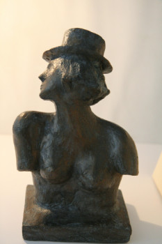 Named contemporary work « Lola au chapeau », Made by BERTHE JEAN-MICHEL 