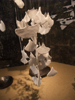 Named contemporary work « Détail nuage et pluie de feuilles de ginkgo », Made by MARTINE MENARD