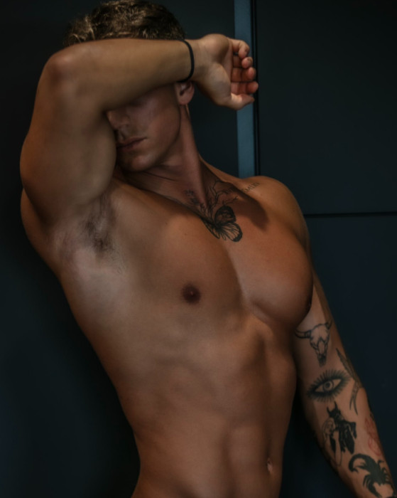 <span class='identity '><span class="identity__username">TOM SAINT CLAIR</span></span> TOM SAINT CLAIR