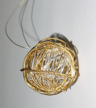 Named contemporary work « Sphère à porter », Made by ROUGE D'OR