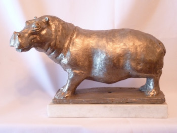 Named contemporary work « HAPPY HIPPO », Made by BARAKE SCULPTOR