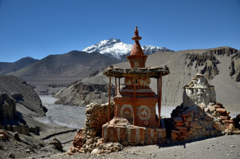 Chorten dans la vallée de la KALI GANDAKI 3 On the ARTactif site