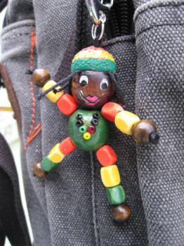 Named contemporary work « RASTA , BIJOU DE SAC », Made by AMELIE AMELOT