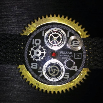 Named contemporary work « Bijoux tentation », Made by ROCK N'CLOCK