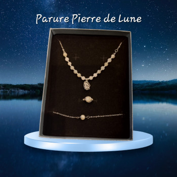 Named contemporary work « Parure Pierre de Lune », Made by L' ATELIER 175