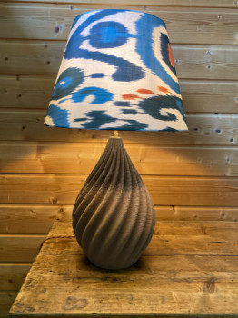 Named contemporary work « Lampe design en céramique 3D », Made by ANNE-SOPHIE AIMé