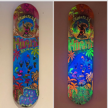 Named contemporary work « Miami Skate », Made by LE X MONEY
