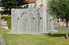 memorial-pour-les-fusilles-deysses-03-13-steles